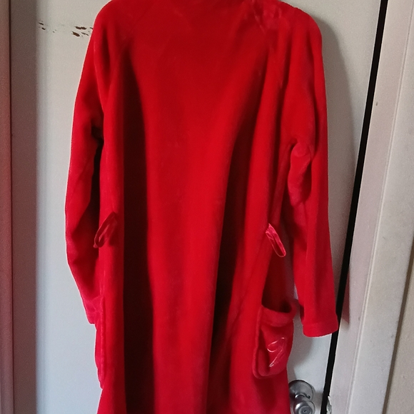 Cozy Red Robe - Picture 2 of 4